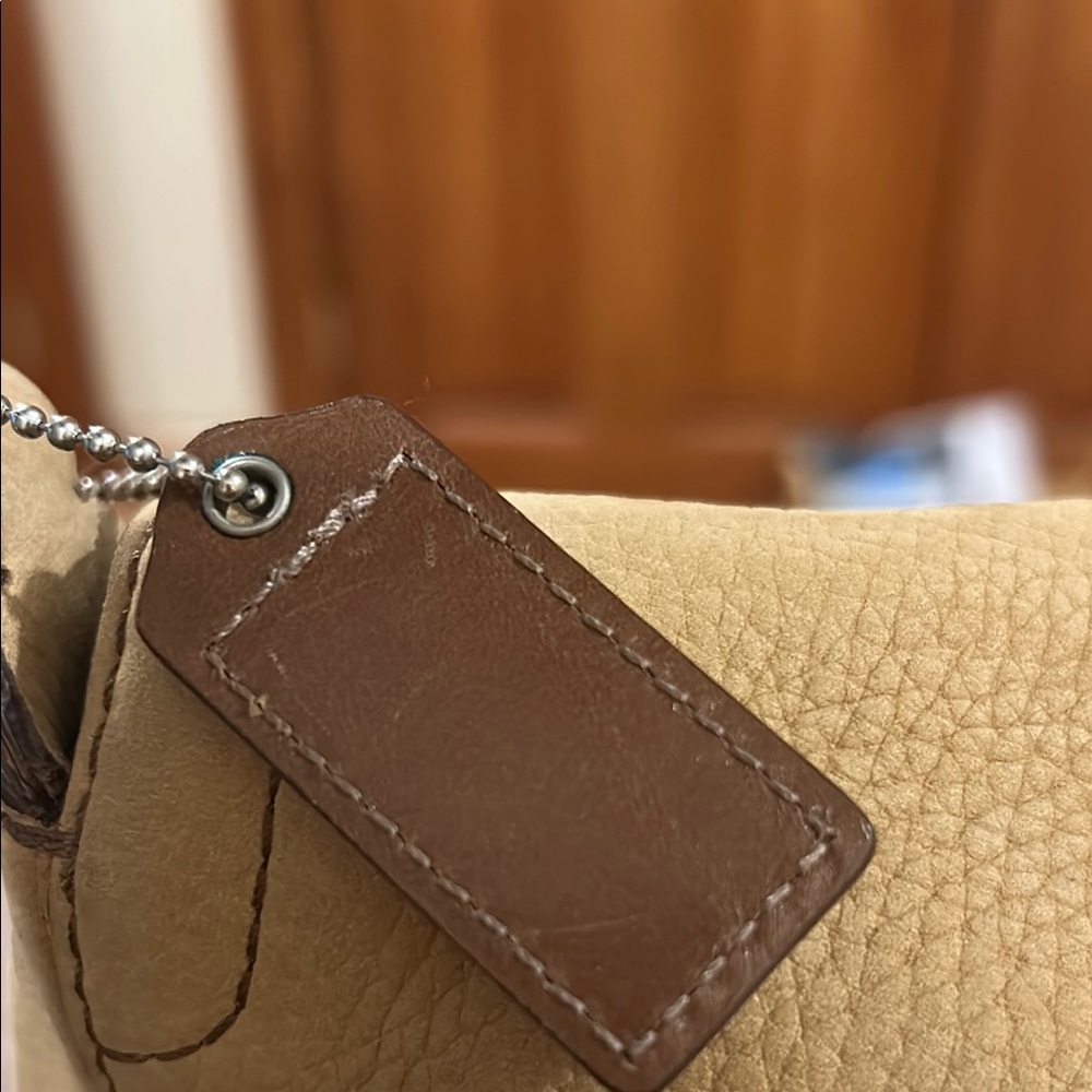 Vintage Coach Nubuc Leather Tan Crossbody Bag F10896 - Picture 4 of 10